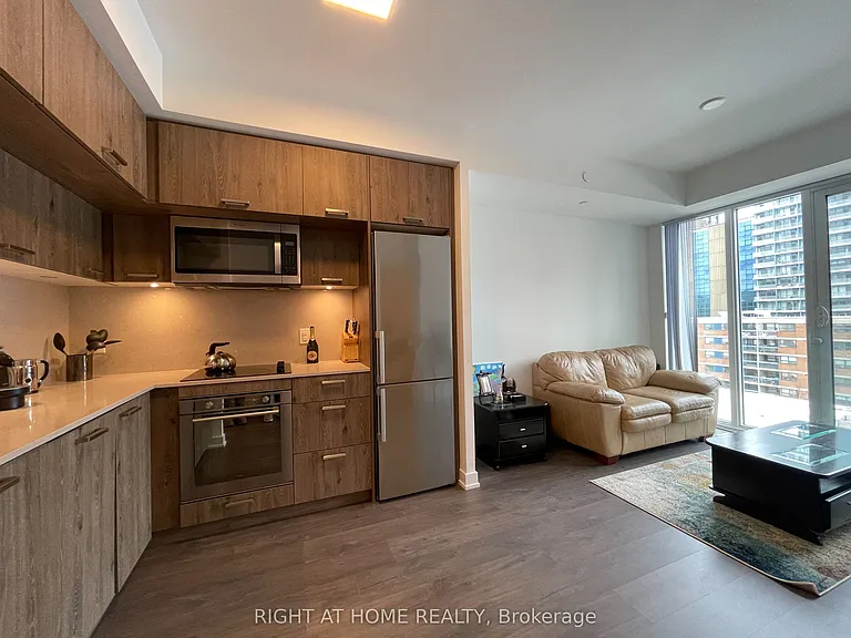 50 McCaul St #1011 — Photo 7