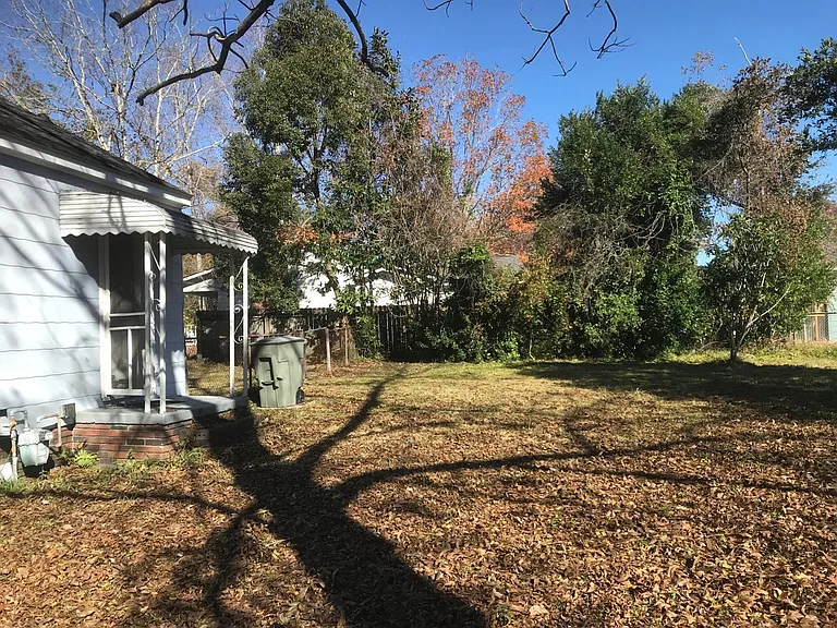 1221 Eastwood Ave — Photo 25