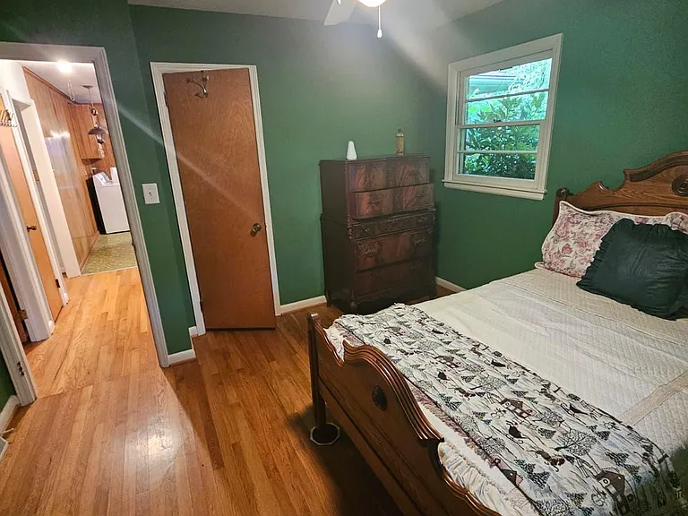 416 Coleridge Rd — Photo 2
