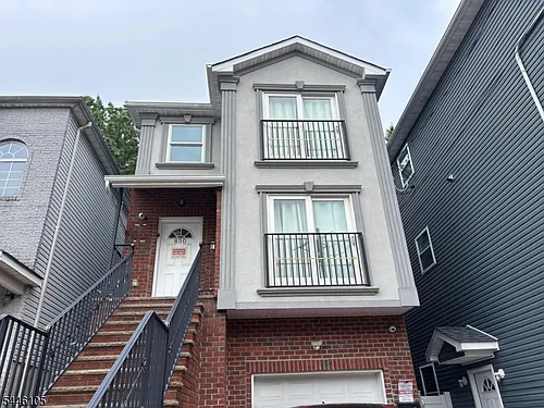 850 Rebecca Pl Photo 1