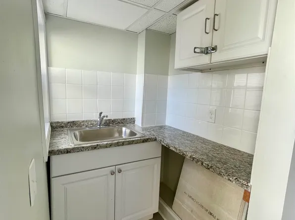 526 42nd Street image 11 of 18