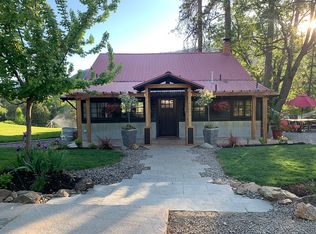 1524 E Evans Creek Rd, Rogue River, OR 97537