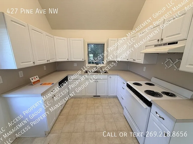 427 Pine Ave NW — Photo 12