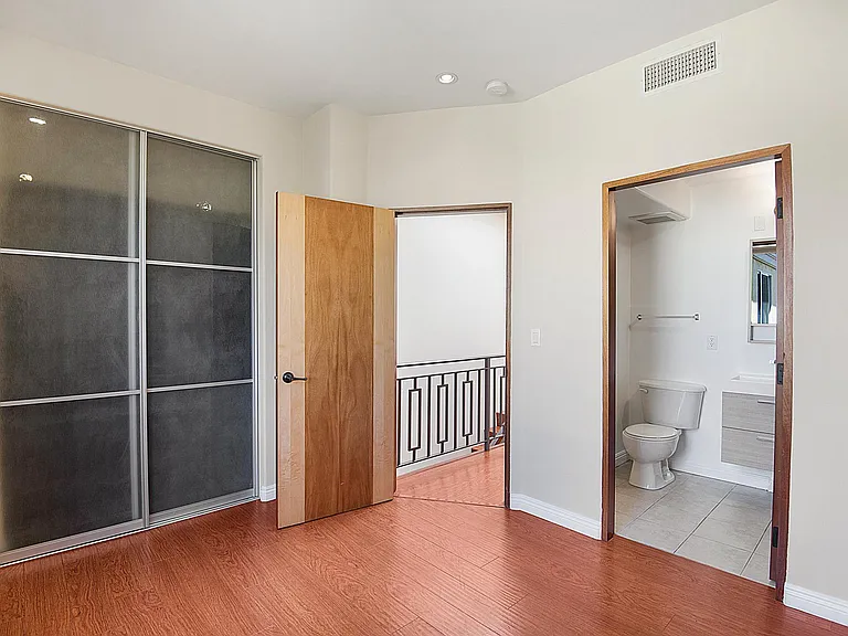 5303 Satsuma Ave #117 — Photo 17