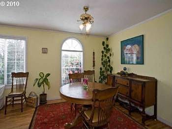 4th image of 5739 SE Woodward St #A