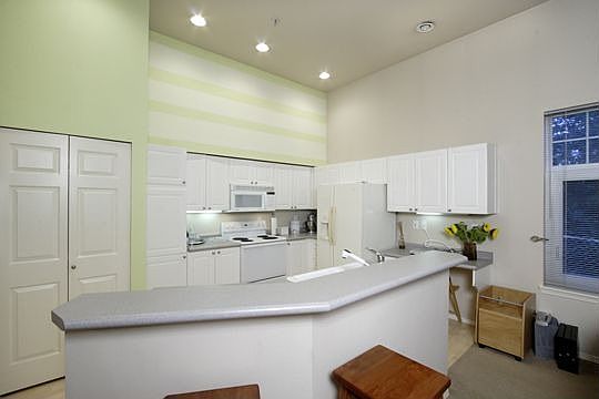 4th image of 16125 Juanita Woodinville Way NE Unit 1401
