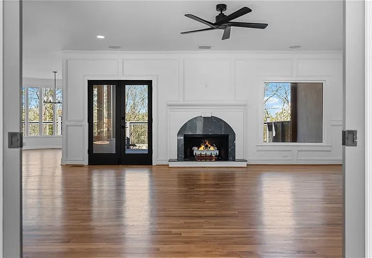 350 Kelson Dr — Photo 24