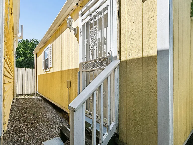 2916 Philip St — Photo 13
