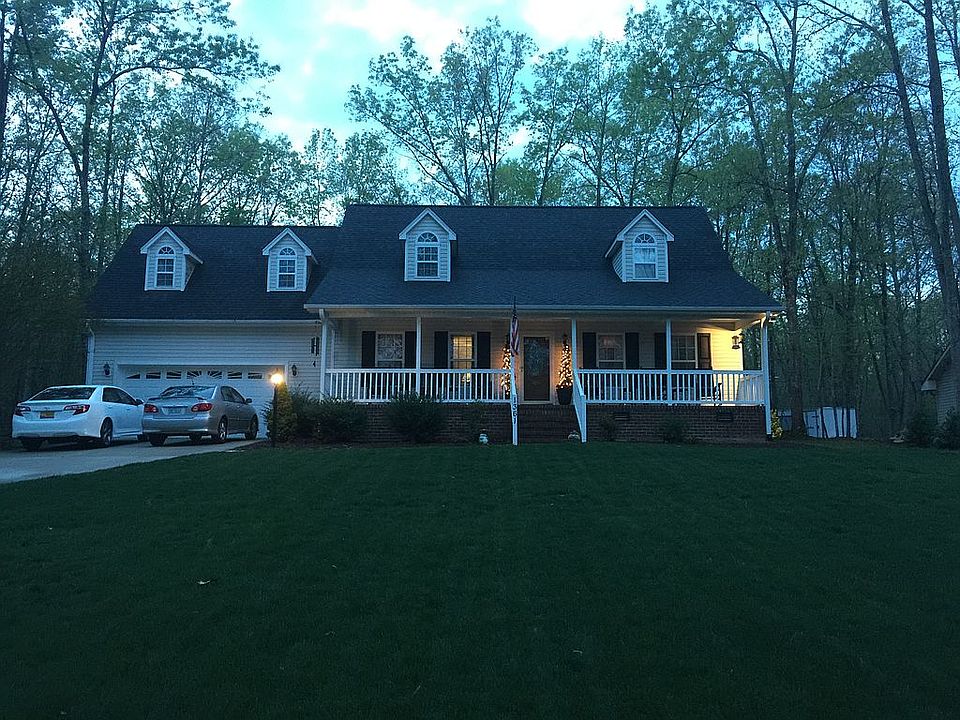 2nd image of 1361 Ridgewood Cir