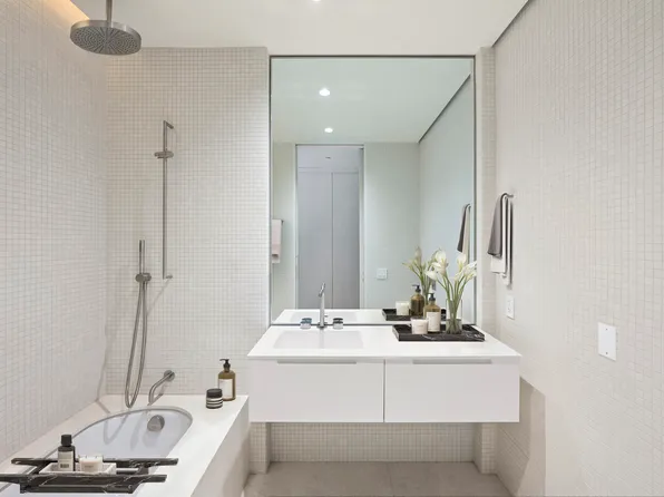 251 West 14th Street image 9 of 13