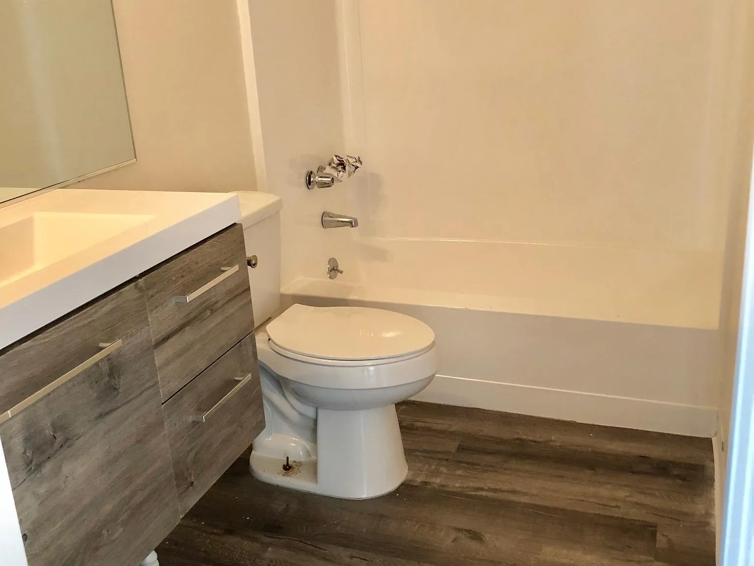 2 bed, 775 sqft, $1,585 — Photo 4