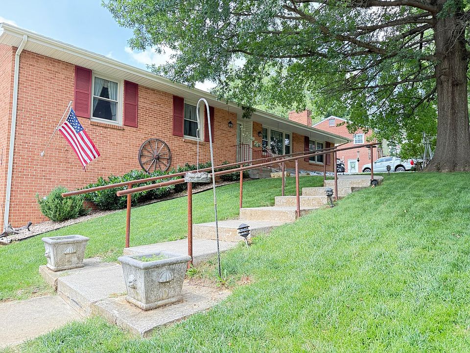 1st image of 55 Oxford Cir