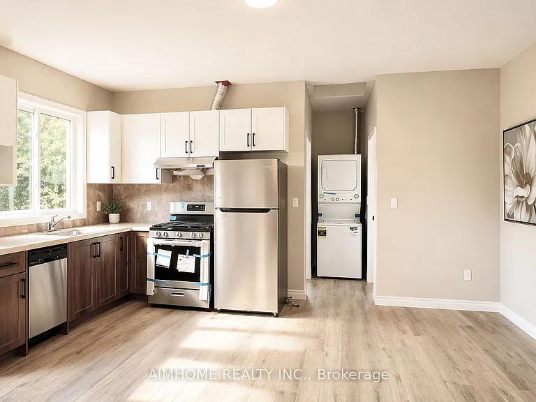 15 Waddington Cres #3 — Photo 5