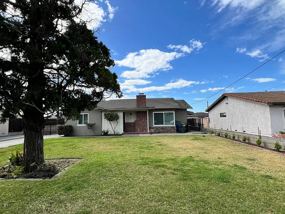 350 W 3rd St