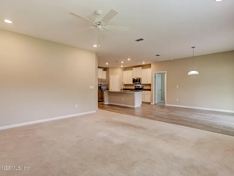 10386 Pavnes Creek Dr — Photo 17