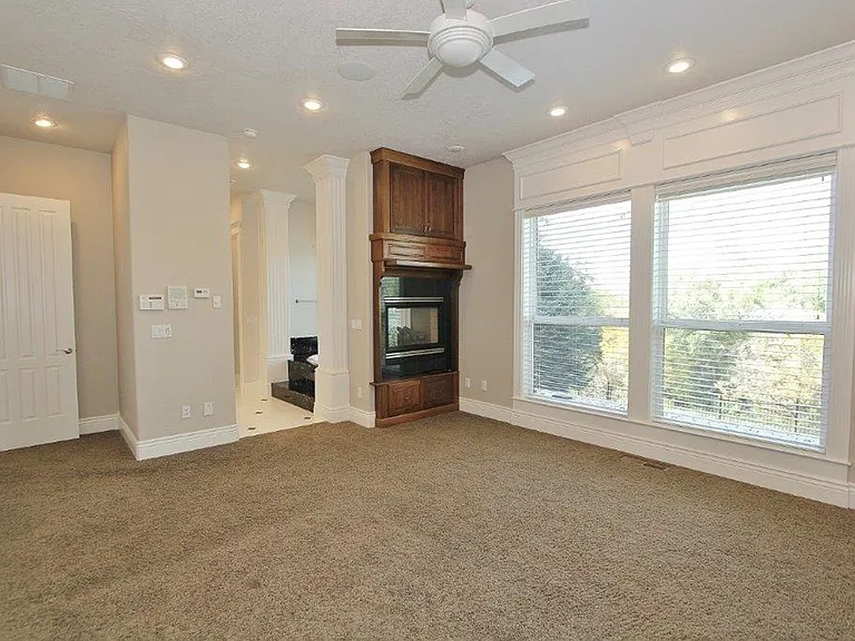 2291 N Greenview Ct — Photo 17