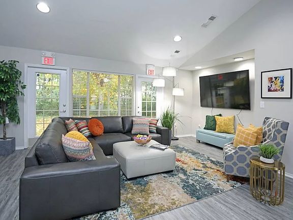 Leasing Office