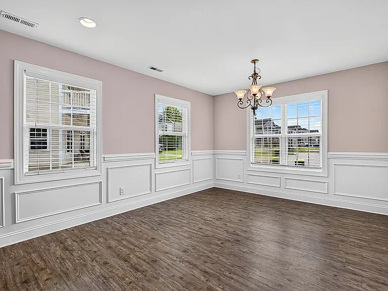 221 Robert Alan Dr — Photo 8