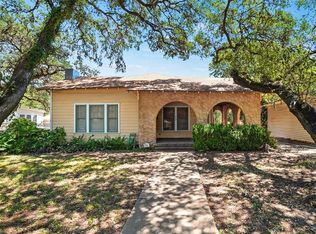 514 S Main St, Lockhart, TX 78644