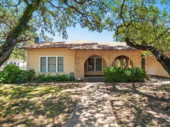 514 S Main St, Lockhart, TX 78644