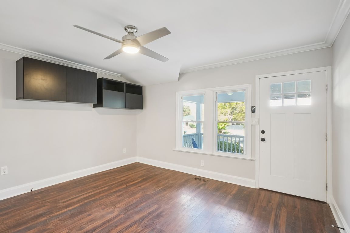 next background image