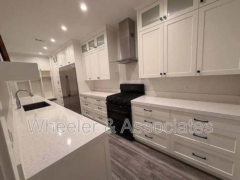1928 Endicott Cir — Photo 15