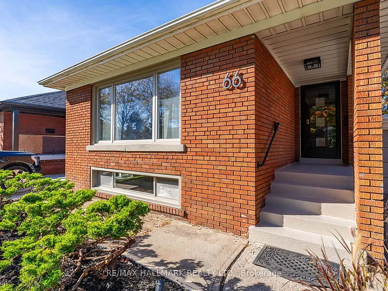 66 Ferncroft Dr — Photo 2