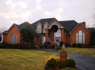 392 Riverbend Dr, Pearisburg, VA 24134