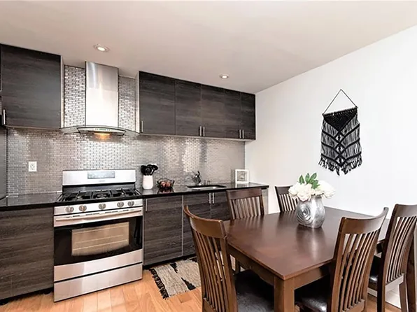 129 Franklin Street image 4 of 14