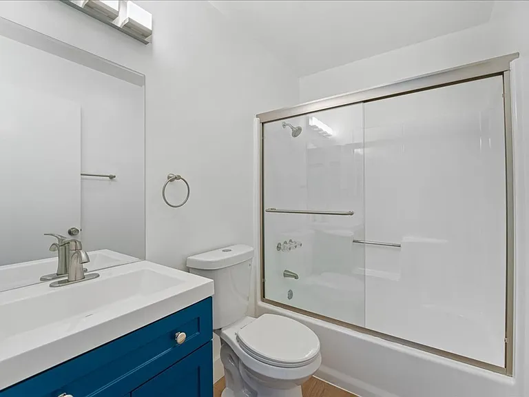 444 W Windsor Rd #7 — Photo 8