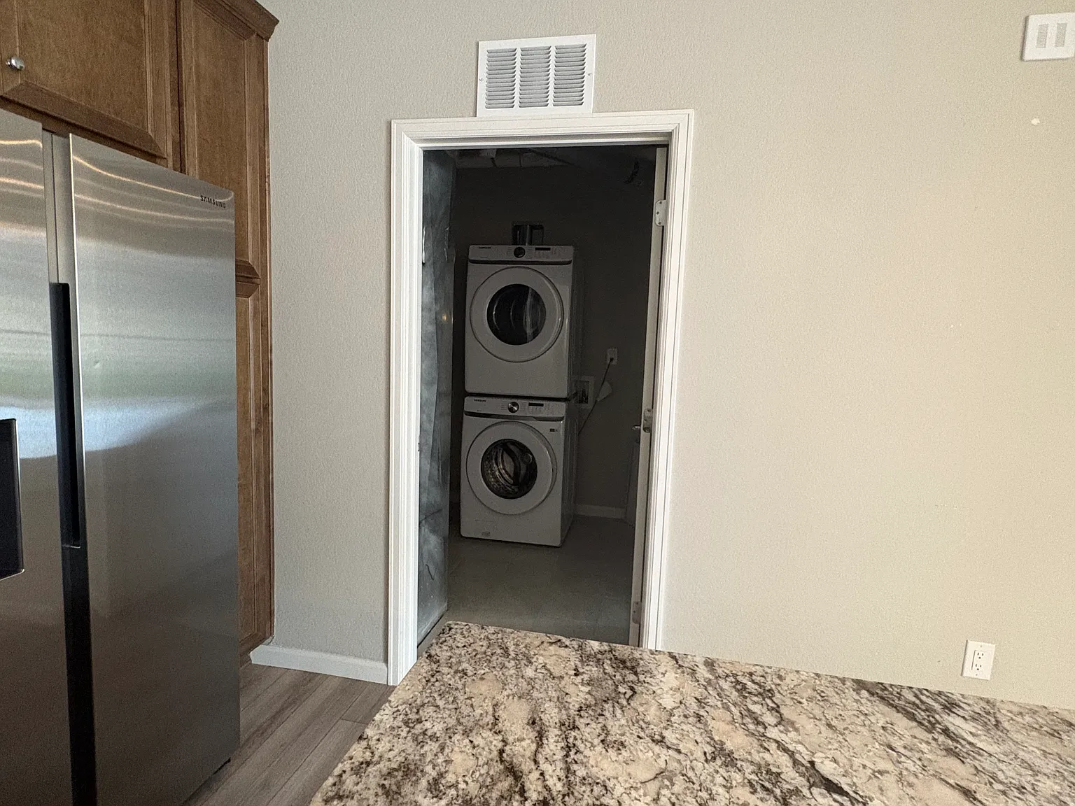 2 bed, 1103 sqft, $1,850 — Photo 2