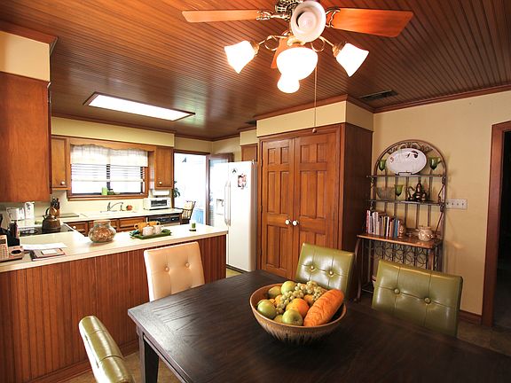 3rd image of 8475 Manion Dr