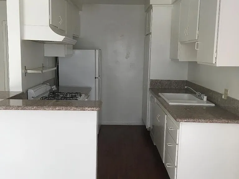 11732 Kiowa Ave #8 — Photo 3