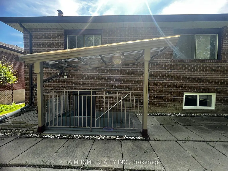 83 Mintwood Dr #BASEMENT — Photo 3