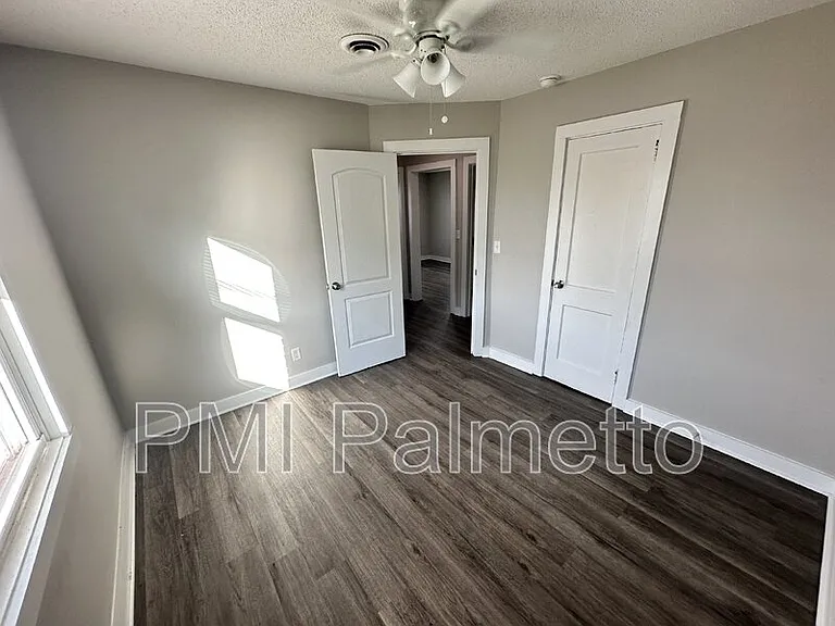 530 Jasper St — Photo 10