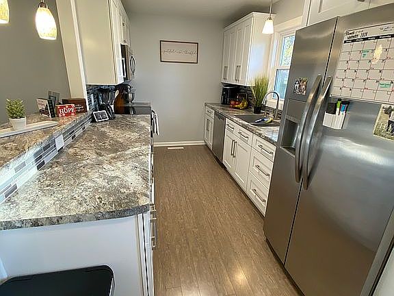 4th image of 711 Western Ave