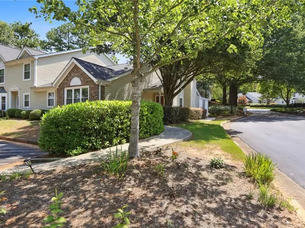 124 Hampshire Ct, Avondale Estates, GA 30002
