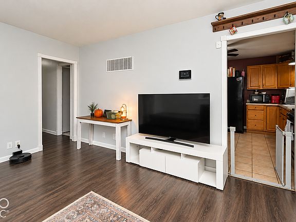 5th image of 7 Manti Ct