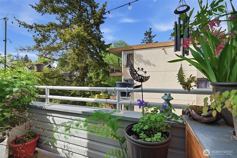 5th image of 13310 Greenwood Avenue N