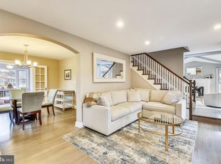 261 N Park Dr, Arlington, VA 22203