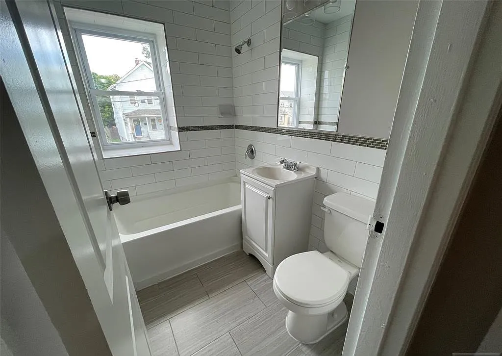 1 bed, $1,775 — Photo 3