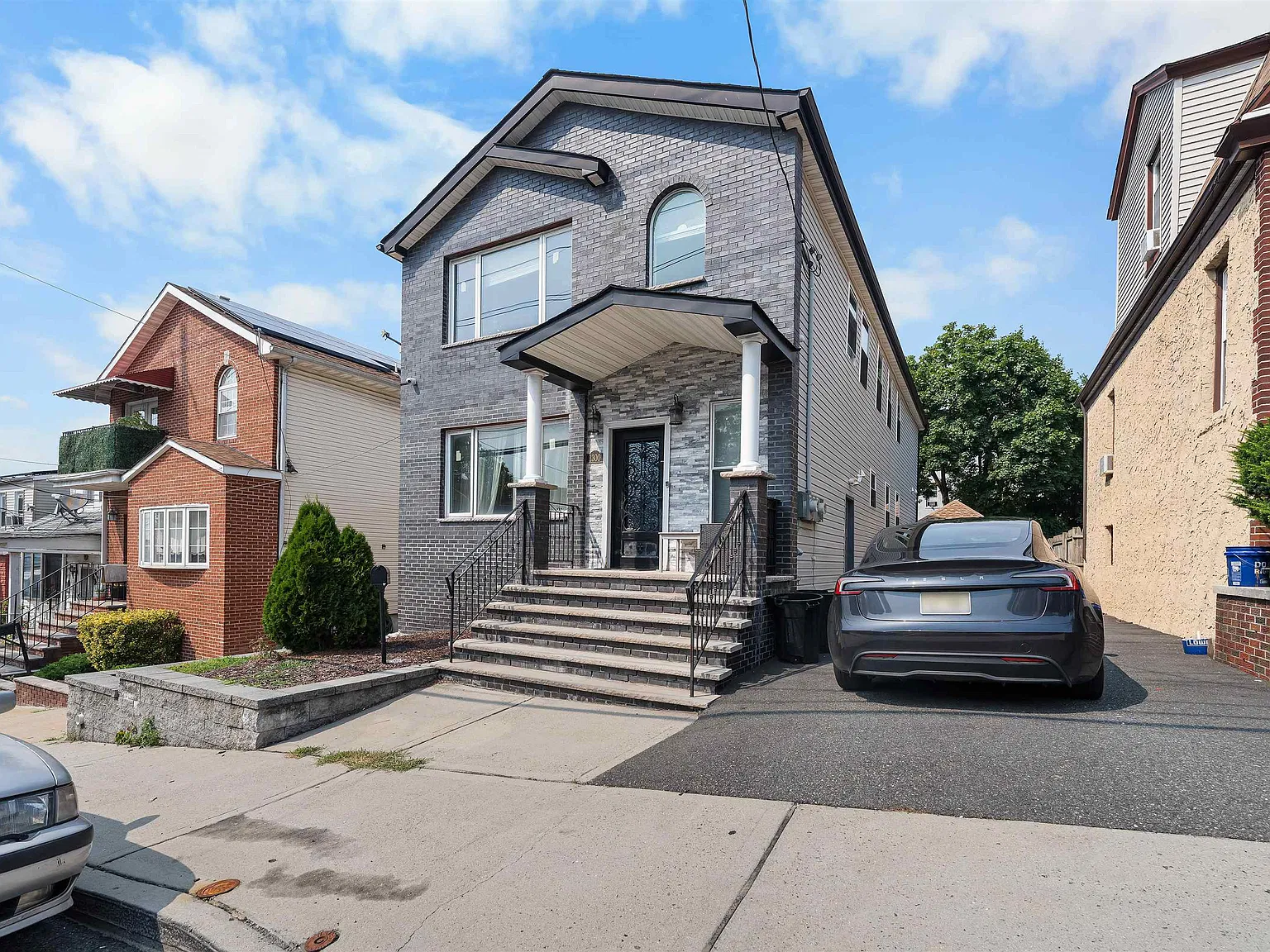 3 bed, 2.0 bath, $3,050 — Photo 1