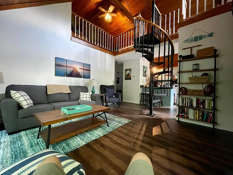 172 Windward Dr — Photo 4