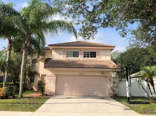 20574 SW 5th St, Pembroke Pines, FL 33029