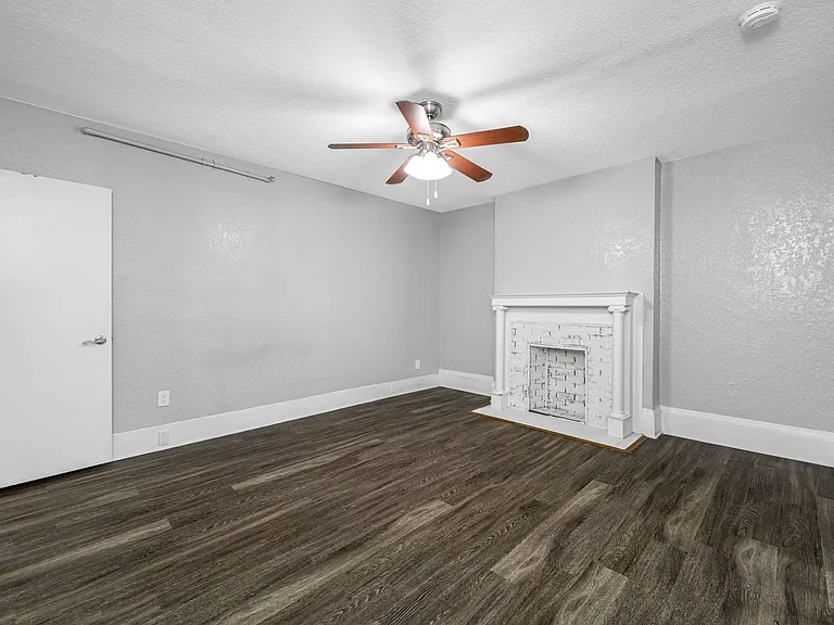 705 W Bay St — Photo 28