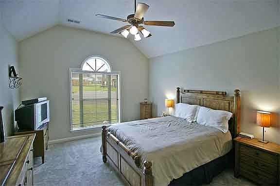 12' Ceilings in Spacious Master B'room