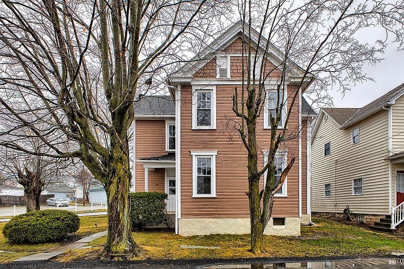 1st image of 500 Painter St