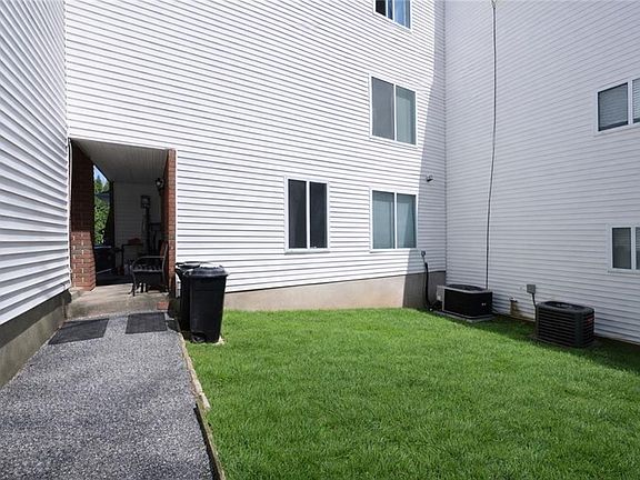 3rd image of 235 Jamie Ln