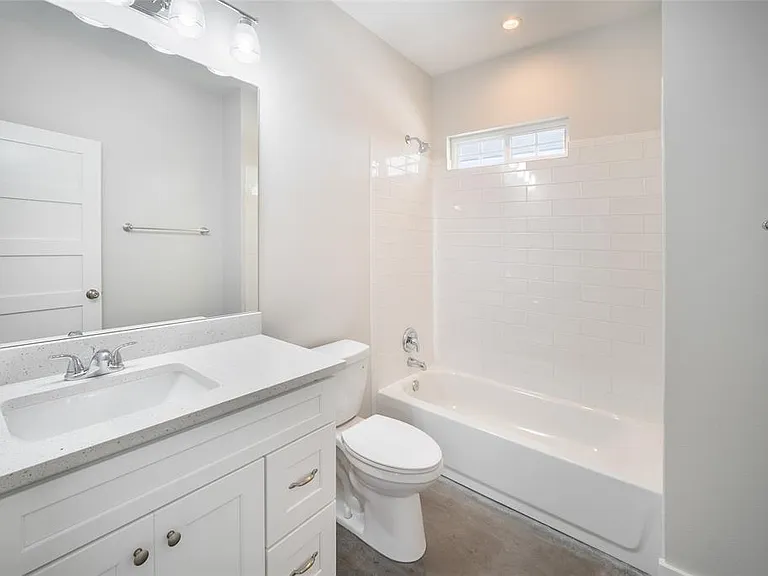 500 Harmon Hills Cv #E — Photo 17