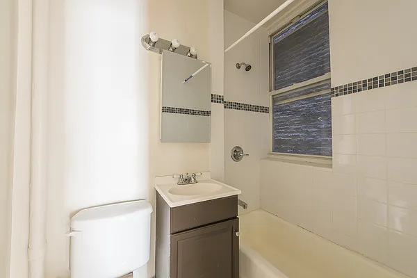 Rented by Nest Seekers International | media 6